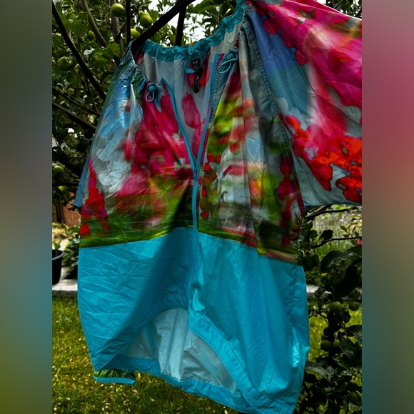 ADIDAS BY STELLA MCCARTNEY Adizero Printed Running Jacket - Sz M - Picture 14 of 15